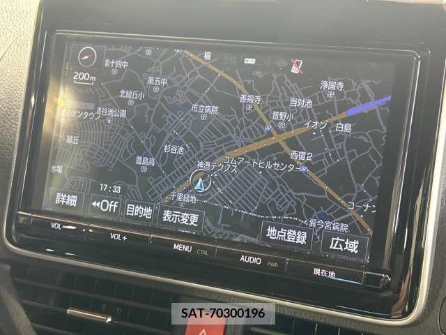 Toyota VOXY 2017-03 288974-2