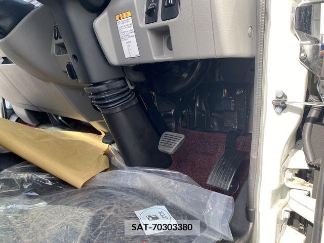 Mitsubishi CANTER 2023-11 263453-17