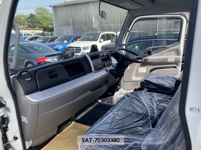 Mitsubishi CANTER 2023-11 263453-10