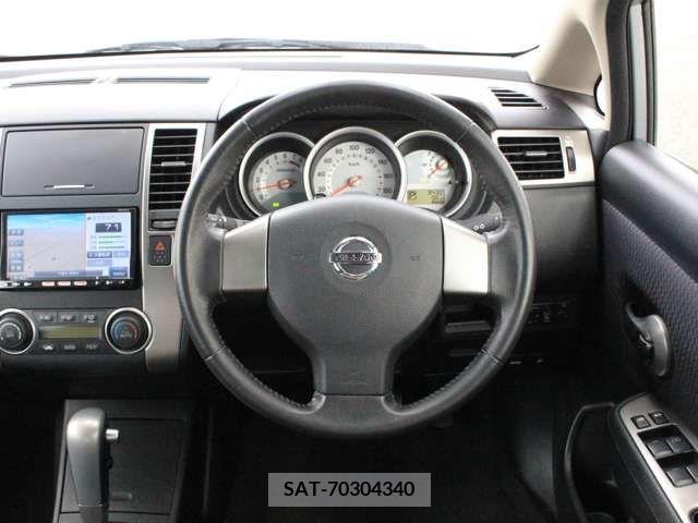 Nissan TIIDA 2011-09 237964-12
