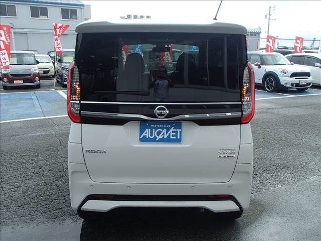 Nissan ROOX 2020-06 11880-18