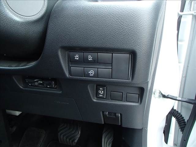 Nissan ROOX 2020-06 11880-5