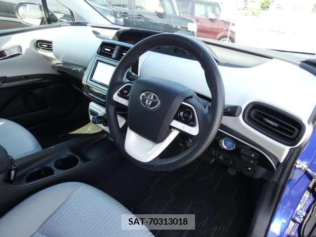 Toyota PRIUS 2017-01 282096-8