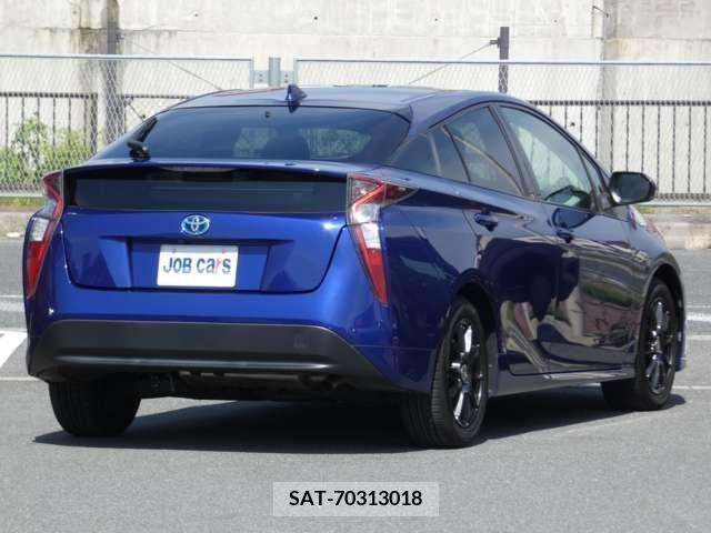 Toyota PRIUS 2017-01 282096-2