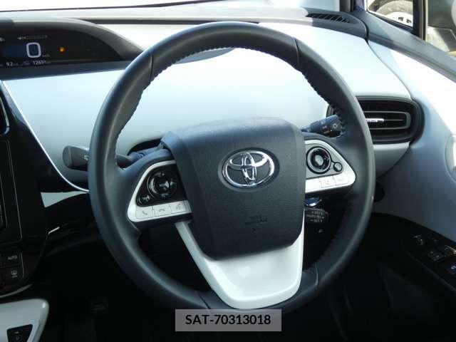 Toyota PRIUS 2017-01 282096-14