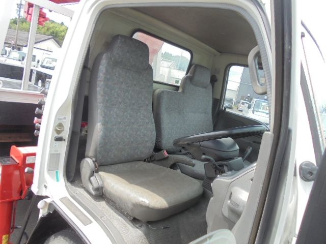 Isuzu ELF TRUCK 2004-10 6082-6