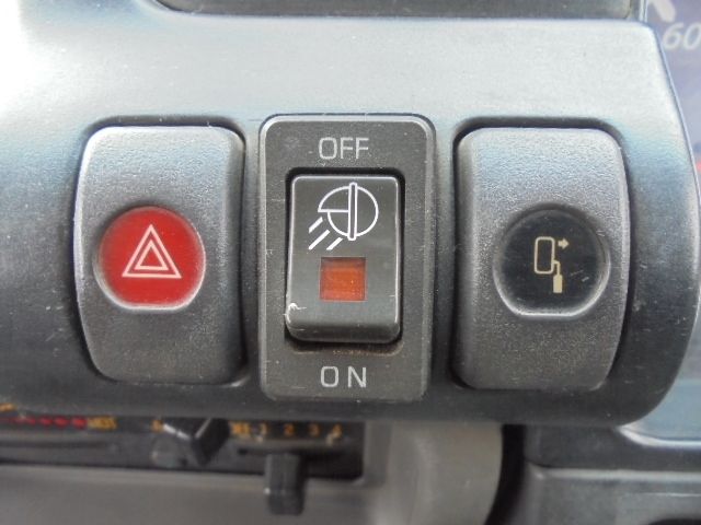 Isuzu ELF TRUCK 2004-10 6082-9