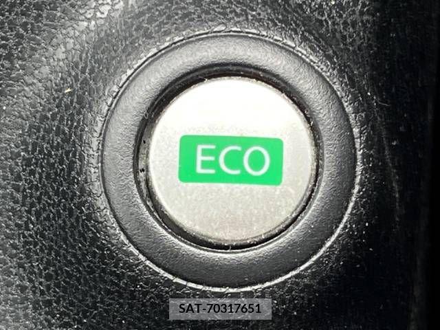 Nissan NOTE 2013-06 302313-4