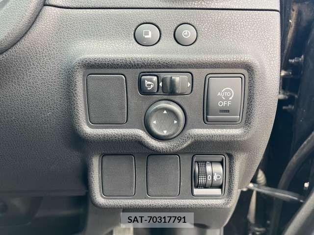 Nissan NOTE 2012-11 223769-17