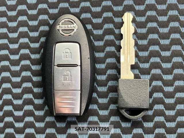 Nissan NOTE 2012-11 223769-26