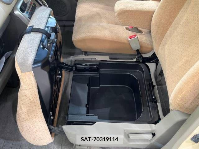 Nissan MOCO 2011-01 354802-4