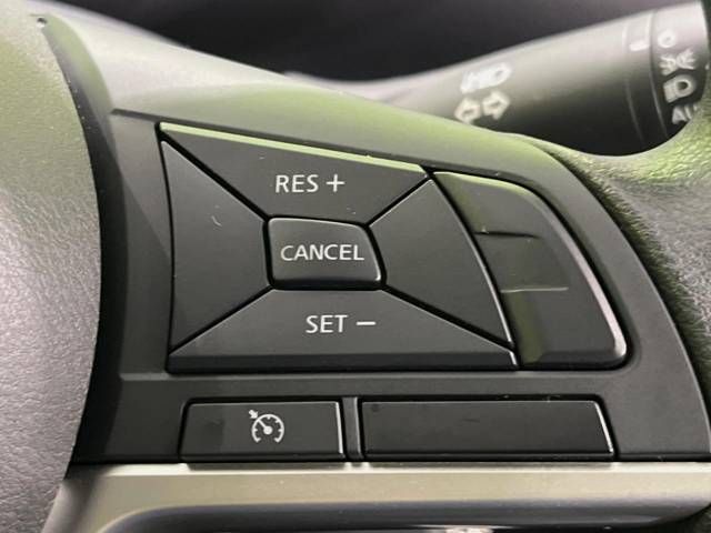 Nissan SERENA 2017-08 27090-6