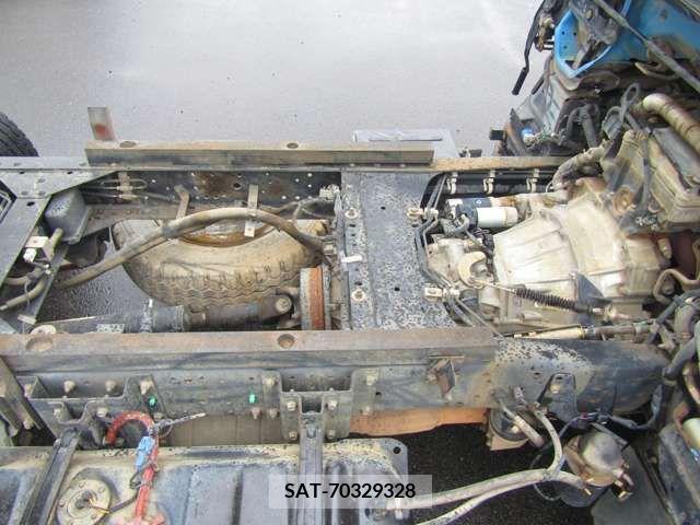 Isuzu ELF TRUCK 2005-03 297072-9