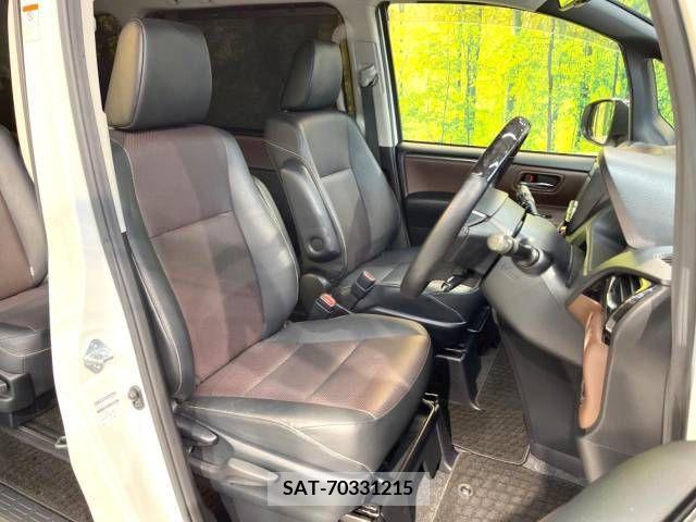 Toyota ESQUIRE 2015-04 268543-9