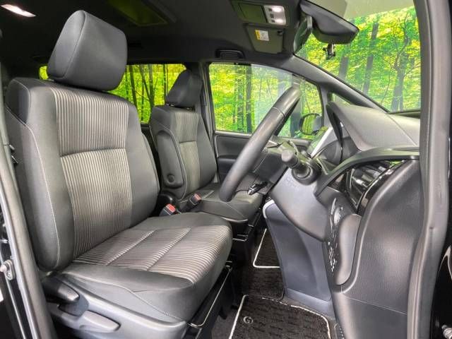 Toyota VOXY 2017-12 21998-8