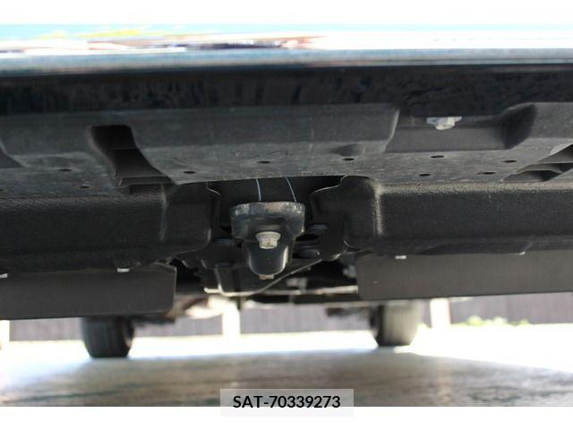 Toyota VOXY HYBRID 2016-09 239597-5