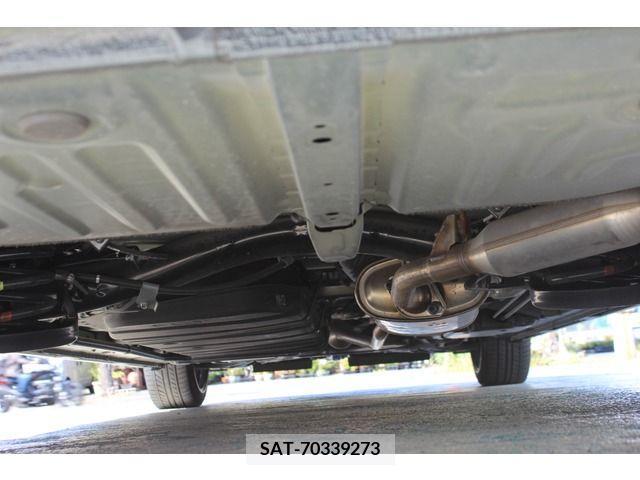 Toyota VOXY HYBRID 2016-09 239597-7