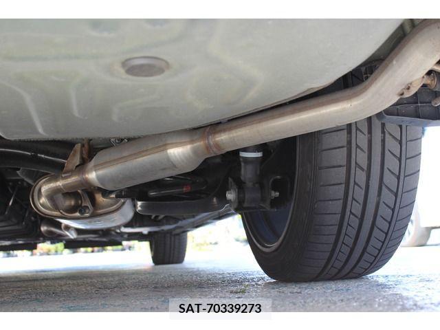Toyota VOXY HYBRID 2016-09 239597-9