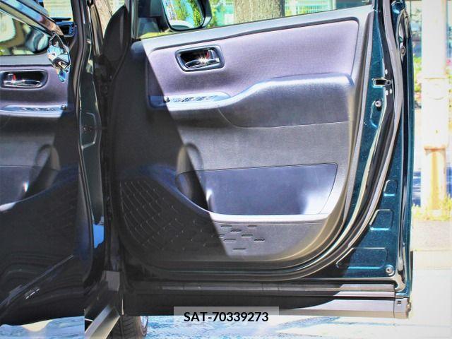 Toyota VOXY HYBRID 2016-09 239597-10