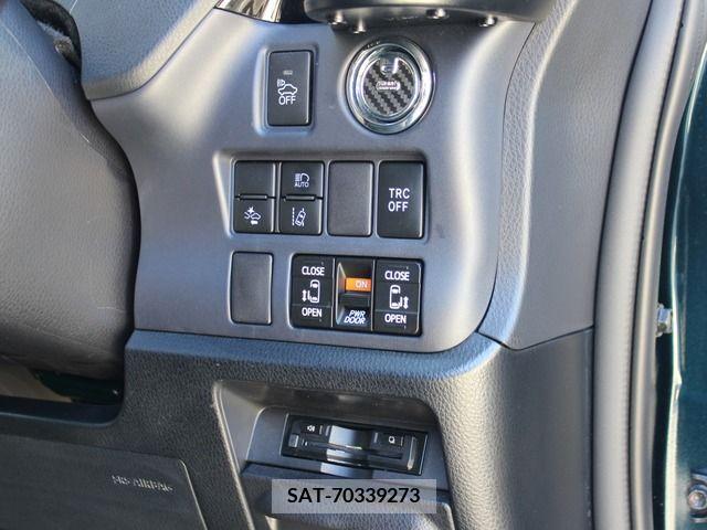 Toyota VOXY HYBRID 2016-09 239597-13