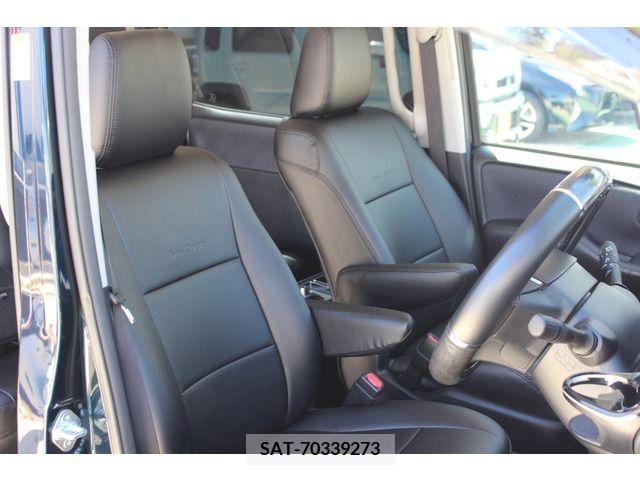Toyota VOXY HYBRID 2016-09 239597-17