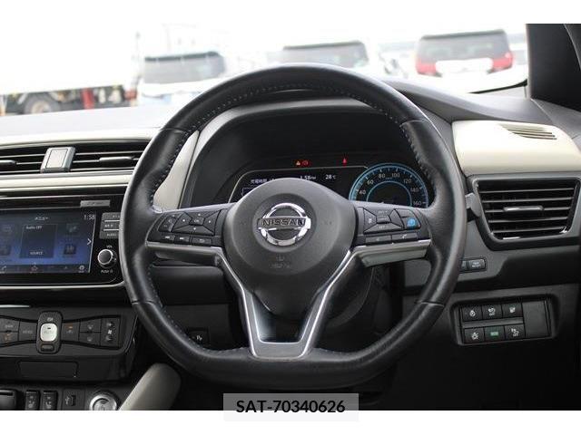 Nissan LEAF 2018-01 274719-16