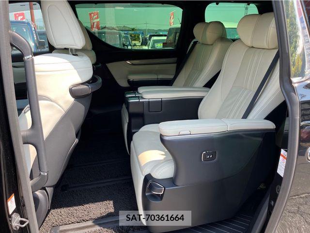 Toyota VELLFIRE 2019-01 371716-27