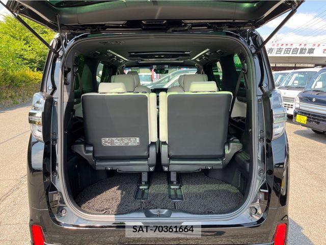 Toyota VELLFIRE 2019-01 371716-29