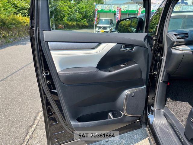 Toyota VELLFIRE 2019-01 371716-25