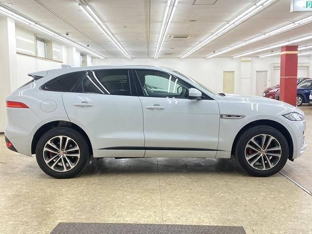 Jaguar F-PACE 2016-11 188283-3