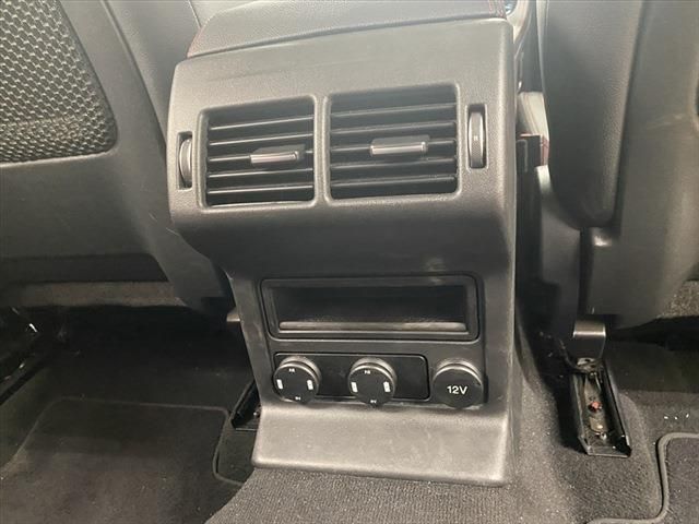 Jaguar F-PACE 2016-11 188283-16