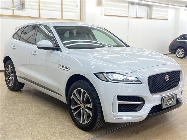 Jaguar F-PACE 2016-11 188283-2