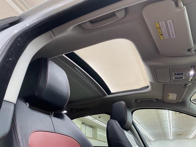 Jaguar F-PACE 2016-11 188283-19