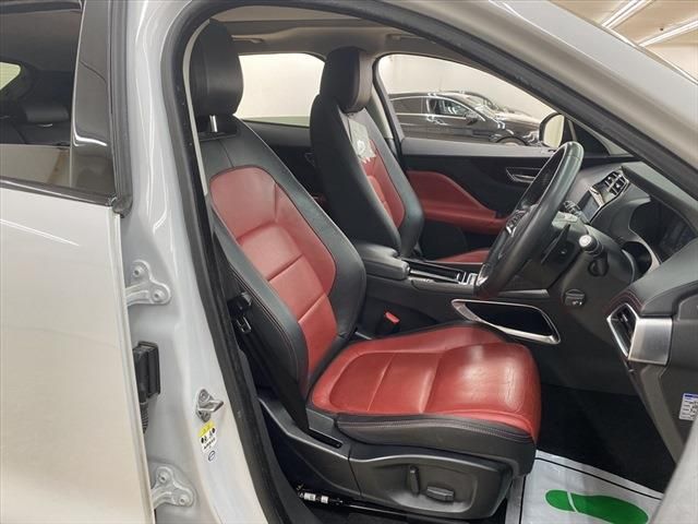 Jaguar F-PACE 2016-11 188283-12