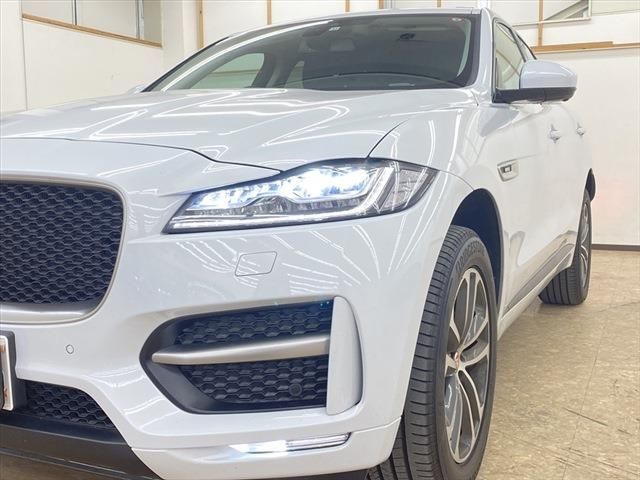 Jaguar F-PACE 2016-11 188283-8