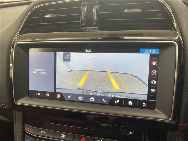 Jaguar F-PACE 2016-11 188283-21