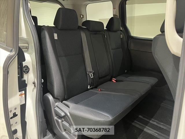 Toyota VOXY 2014-09 371639-7