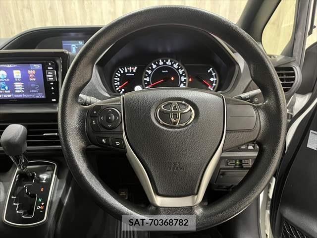 Toyota VOXY 2014-09 371639-10