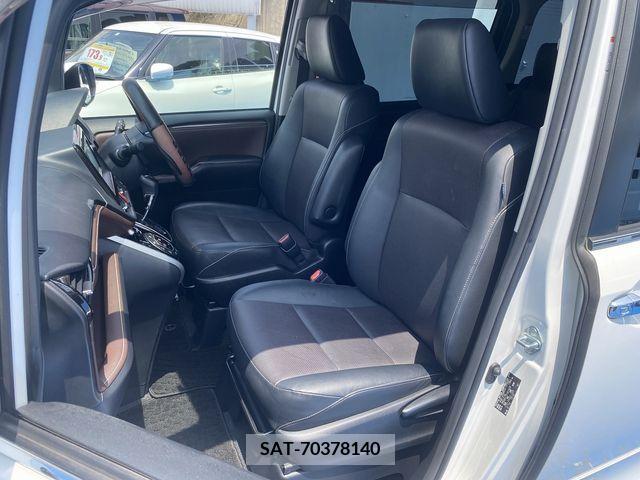 Toyota ESQUIRE 2015-11 330453-10