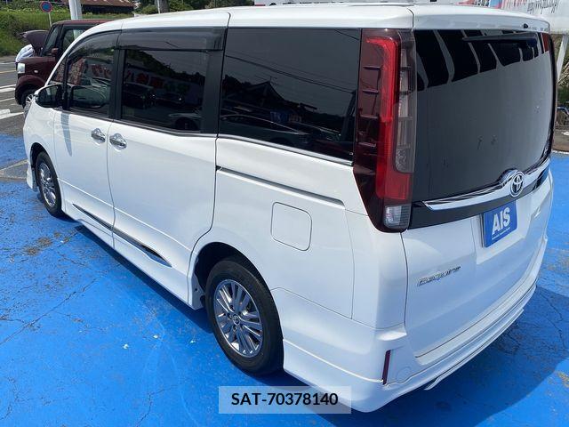 Toyota ESQUIRE 2015-11 330453-3
