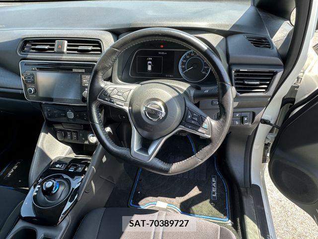 Nissan LEAF 2017-10 329240-7