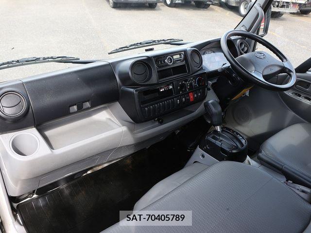 Hino DUTRO 2017-07 359463-18
