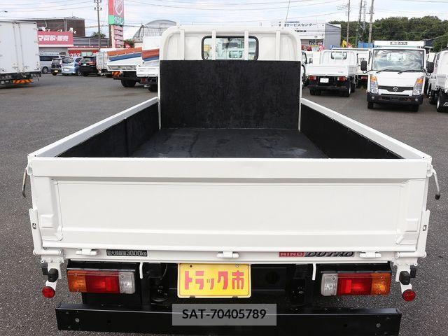 Hino DUTRO 2017-07 359463-15