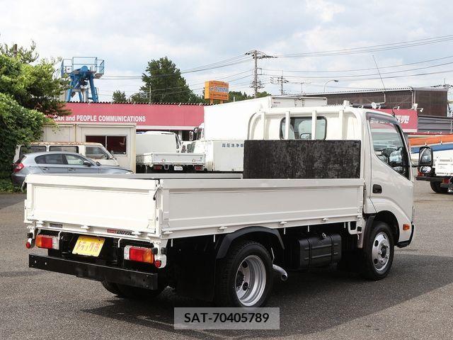 Hino DUTRO 2017-07 359463-1