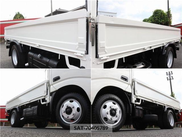 Hino DUTRO 2017-07 359463-10