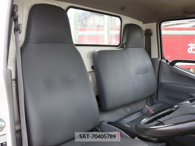 Hino DUTRO 2017-07 359463-24