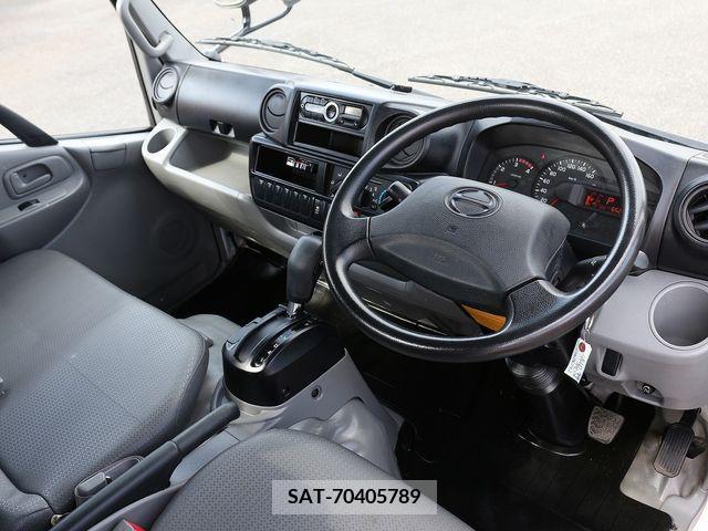 Hino DUTRO 2017-07 359463-2
