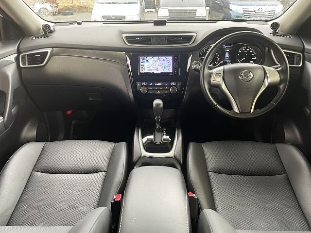 Nissan X-TRAIL 2015-10 191539-1
