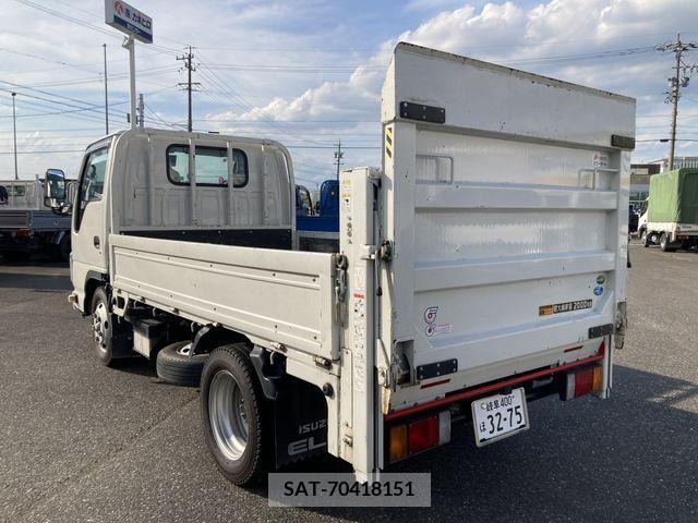 Isuzu ELF TRUCK 2020-05 359643-5