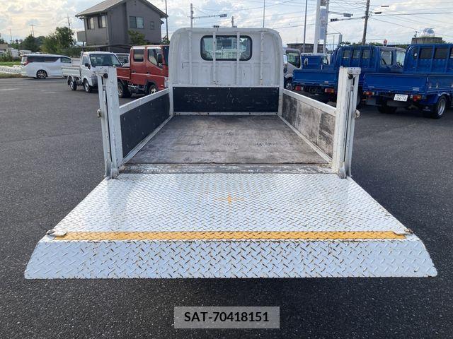 Isuzu ELF TRUCK 2020-05 359643-12